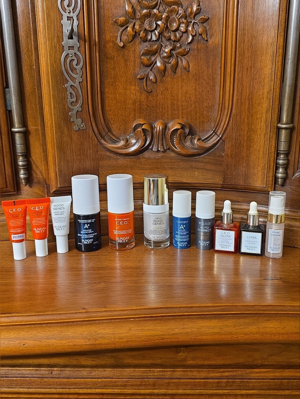 Sunday Riley 11-Piece Skincare Bundle--New
